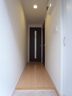 リブリ・ニュータウン3階 玄関