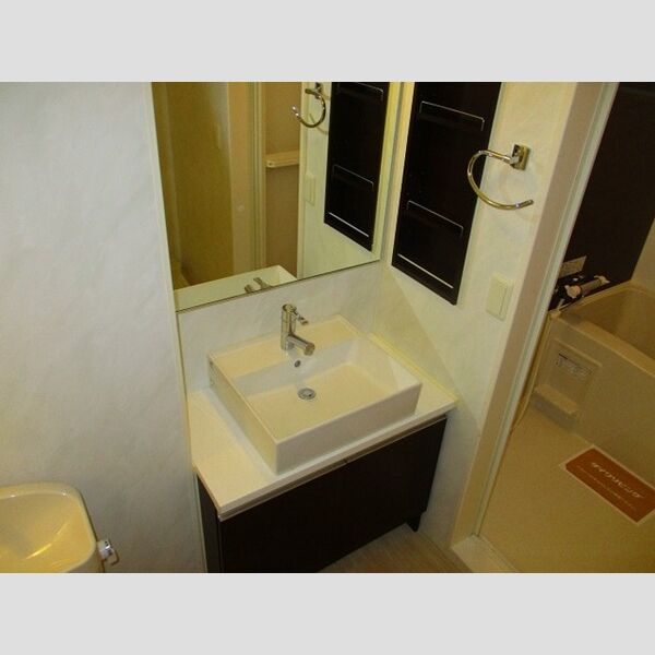 comorebi201号室 洗面化粧台
