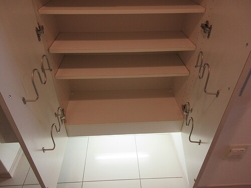 ライオンズ千葉寺ステーションフロントレジデンス1階 下足入　※2025年3月撮影