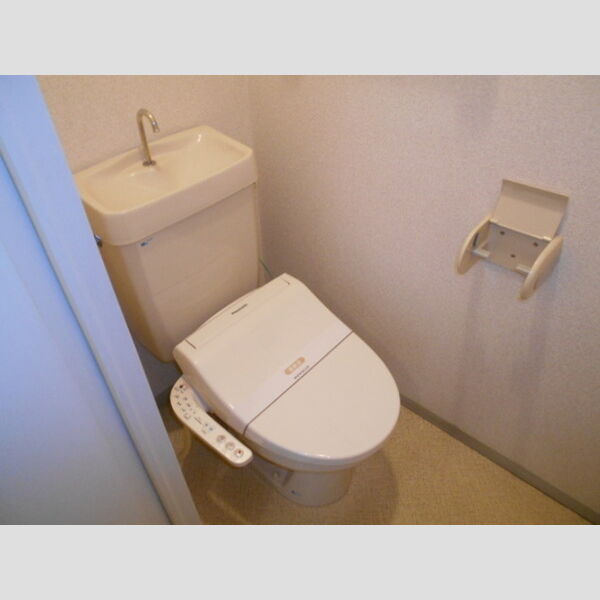 サニーハイツ トイレ　温水洗浄暖房便座