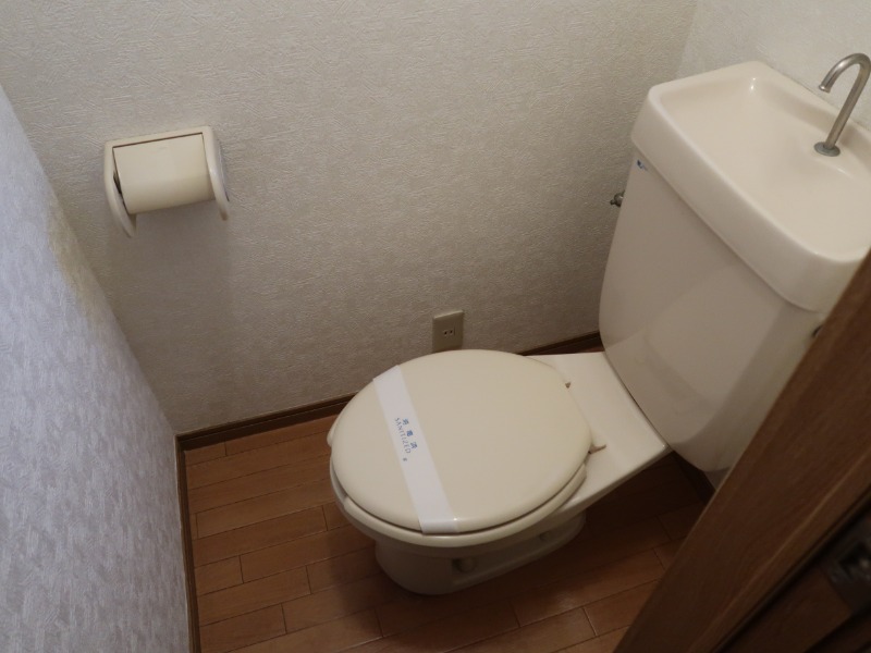 ファミール仲村B トイレ