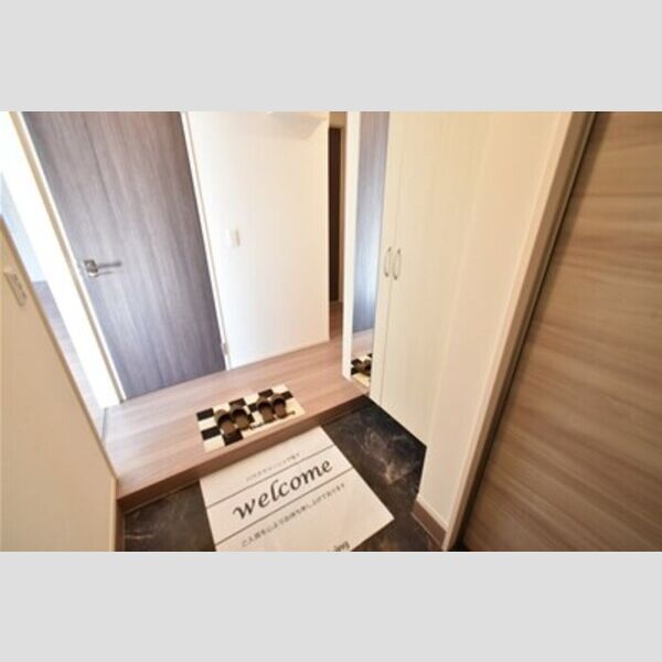 愛甲西貸家　C 玄関