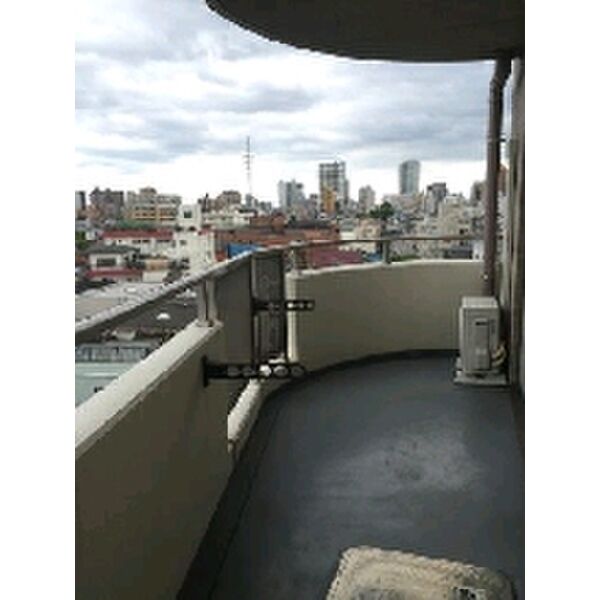 サル・ドュ・セジュール0702号室 バルコニー