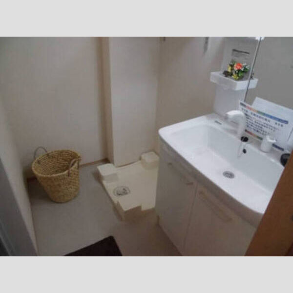 フォレスト四谷 102洗面2