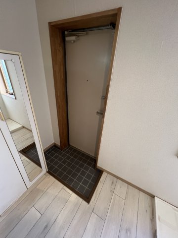 ピットーレ 玄関