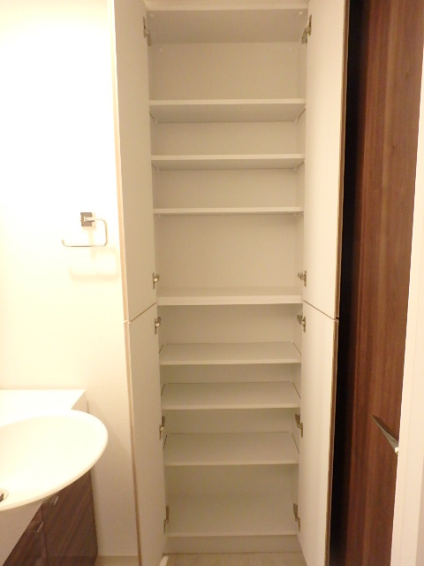 ガーラ・ヒルズ調布 洗面台　横収納