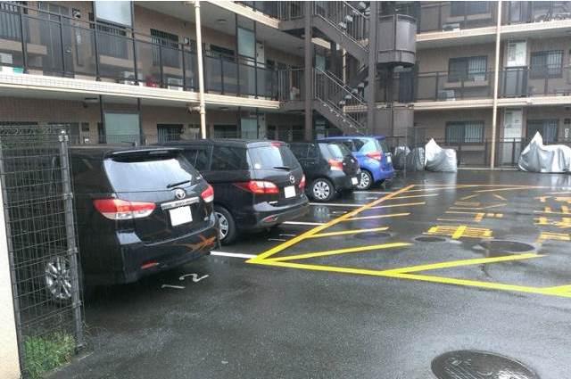 クリオ西川口伍番館5階 駐車場