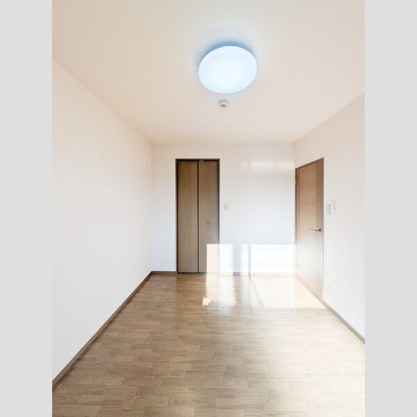 オークコート203号室 南側洋室