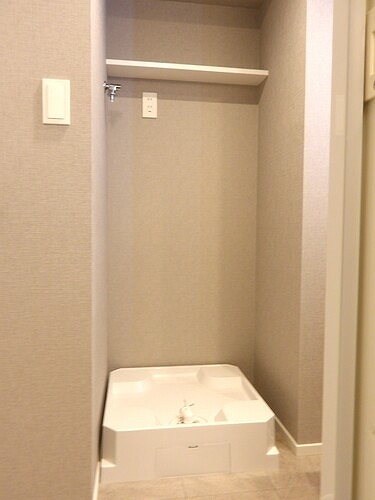 プレセダン板橋本町8階 洗濯機置き場※同タイプ別部屋2025.11新築未入居時撮影