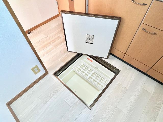 サンパティーク105号室 床下収納（イメージ）
