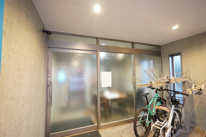 シャンブル3階 駐輪場