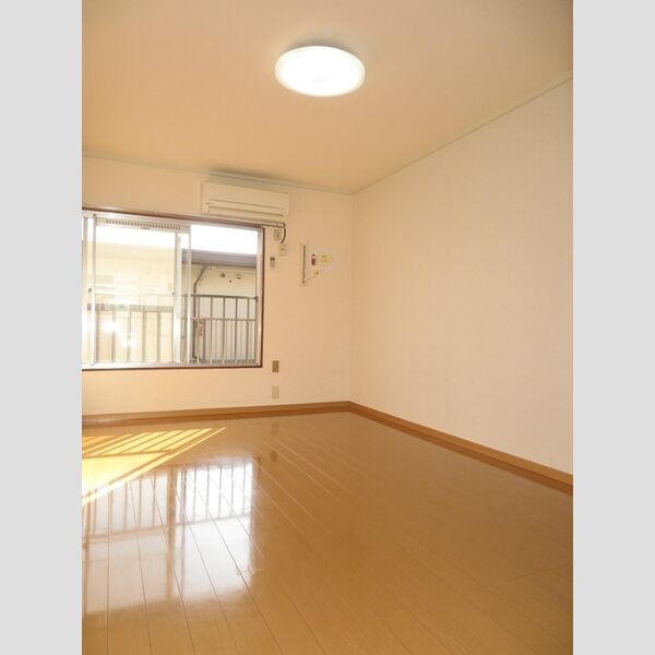 ハイツ井上　B 居室部分です(照明は設備ではございません)