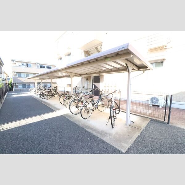 クリアコート303号室 駐輪場