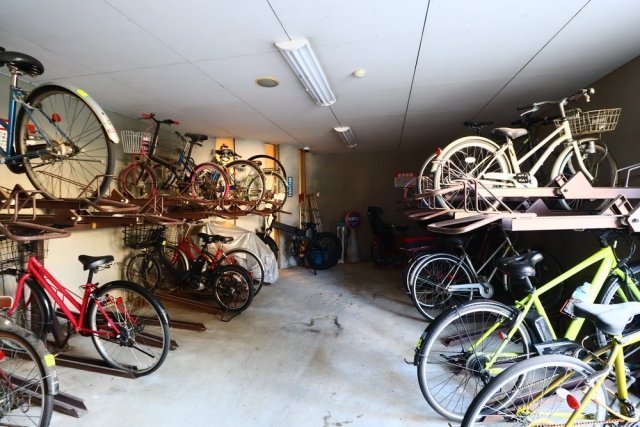 デュオ・スカーラ中野坂上7階 駐輪場