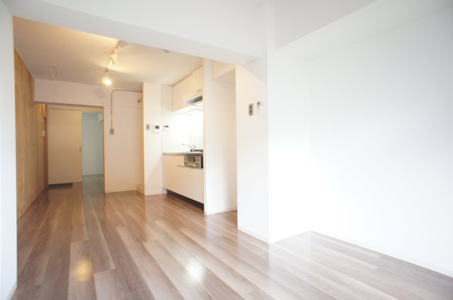 アールリエット津田沼 こちらの居間で趣味の時間をお楽しみください