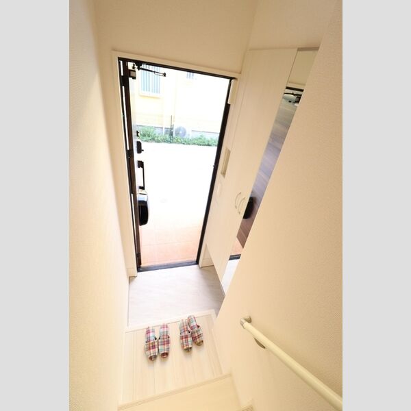 エクセリア上石原207号室 玄関