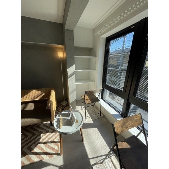 ソルフィー金町202号室 2階LDK窓側の棚です