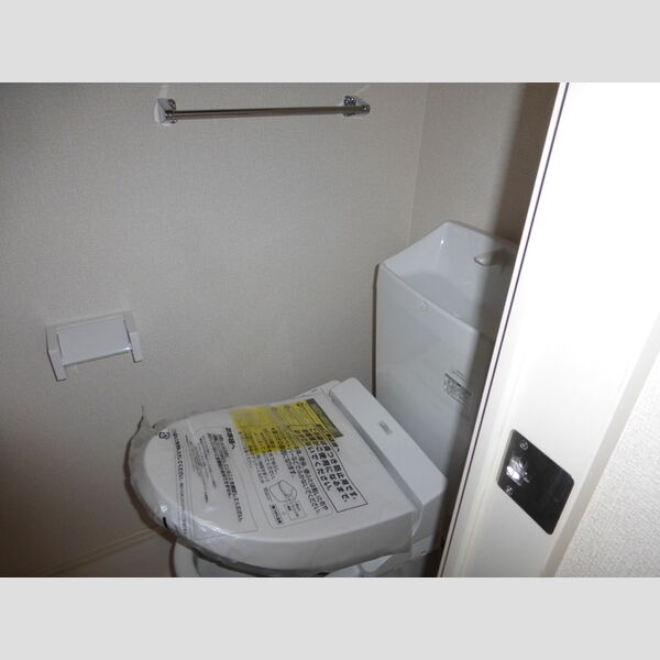 ヴィラグランデⅡ106号室 温水洗浄暖房便座