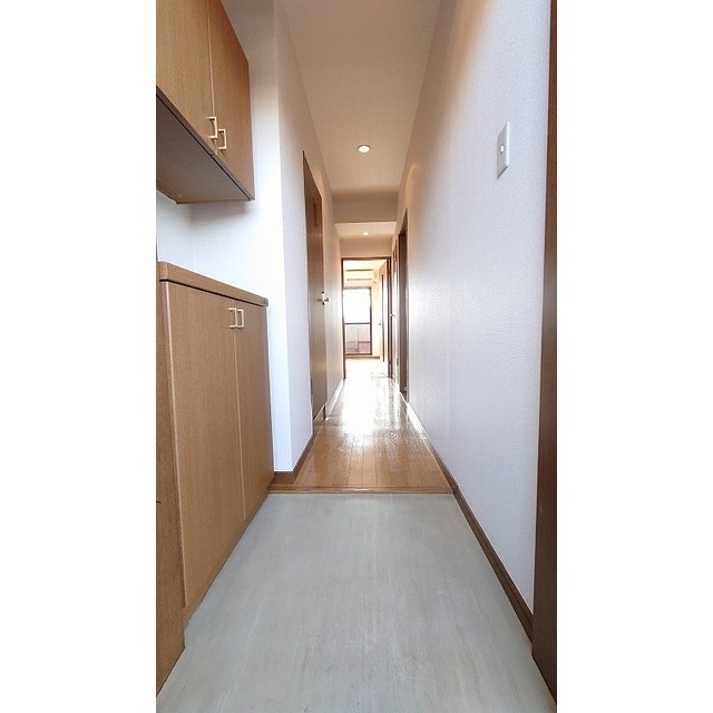 プラスパ小山 玄関