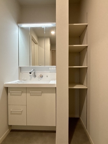 カーサ・ソンリエンテ1階 洗面