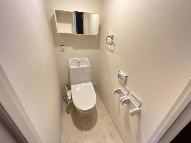 ビレッジ高坪Ⅳ205号室 トイレ