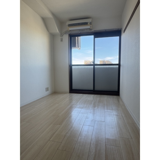 サン・ファミーユ5階 内観