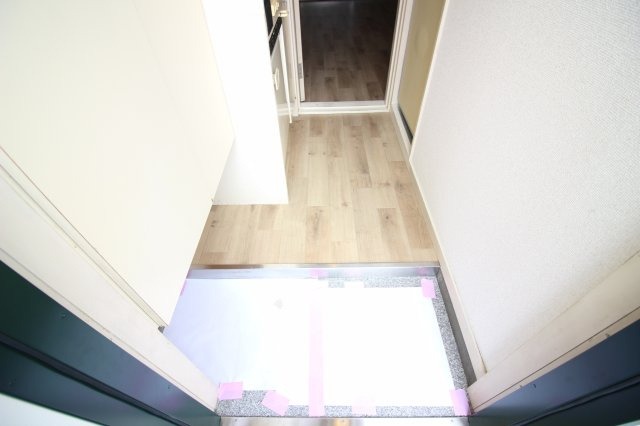 スカイピア能見台2階 玄関
