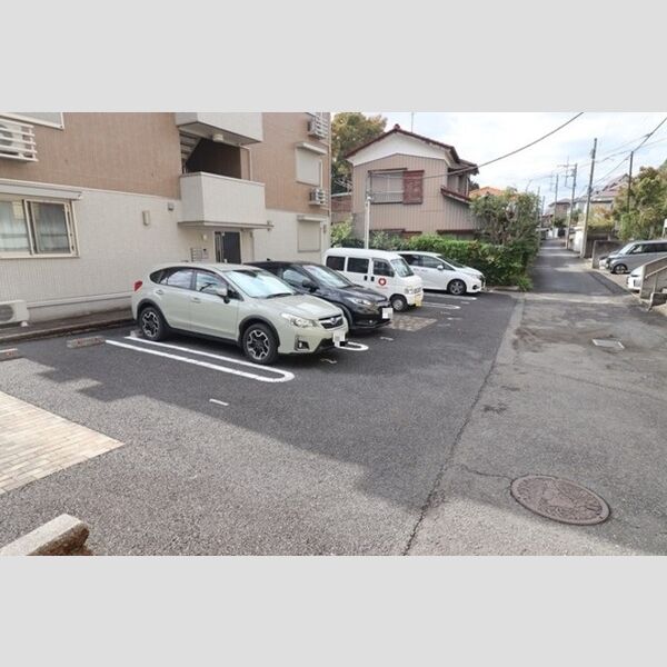 ウィステリア102号室 駐車場