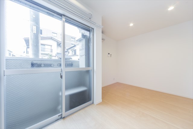 フレジェ1階 バルコニー完備　ネット無料