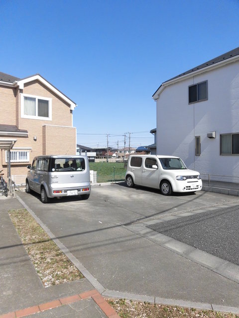 メルローズ 駐車場