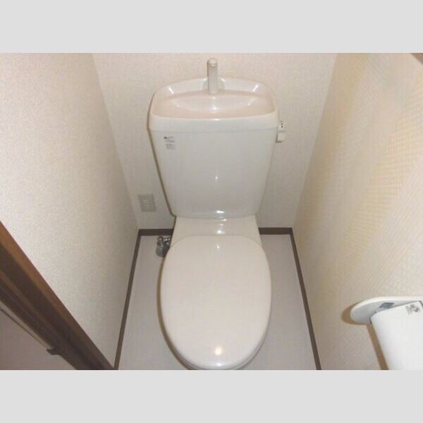 モンターニャ107号室 トイレ