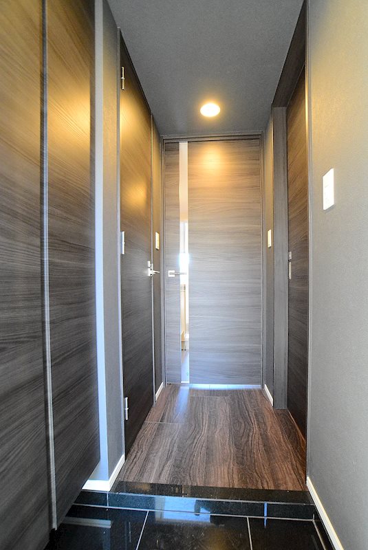 グランドコンシェルジュ氷川台1階 ※カラータイプ異なります。