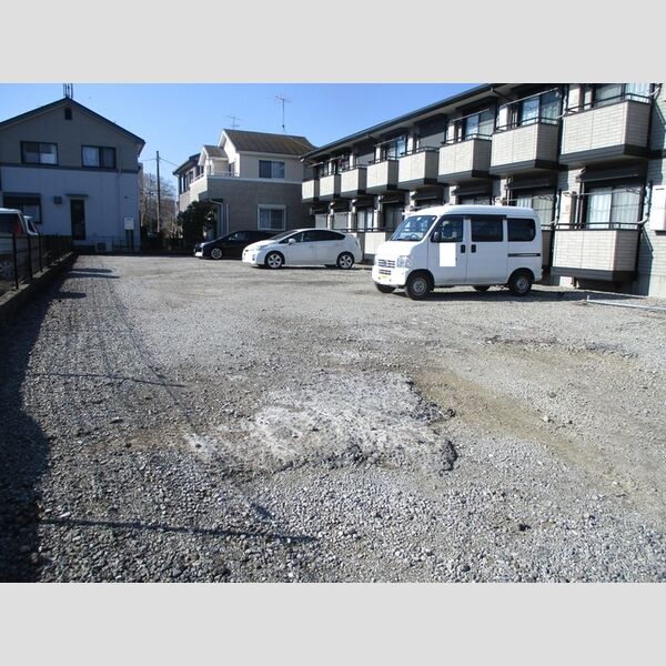 オプス・なのはな 駐車場