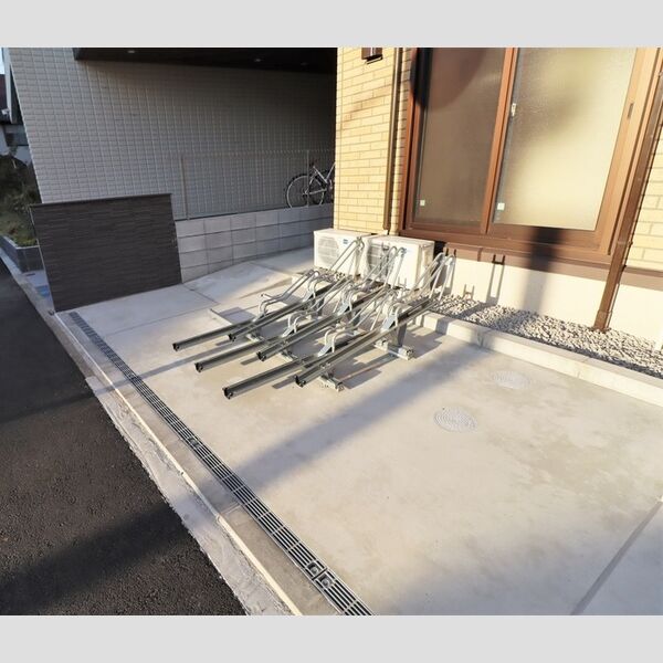 クレール藤沢Ⅲ105号室 駐輪場1