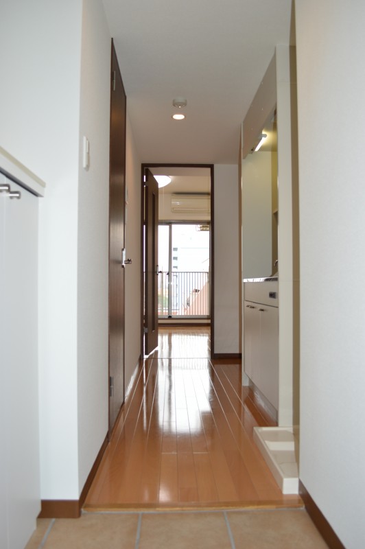 リクレイシア八丁畷9階 玄関