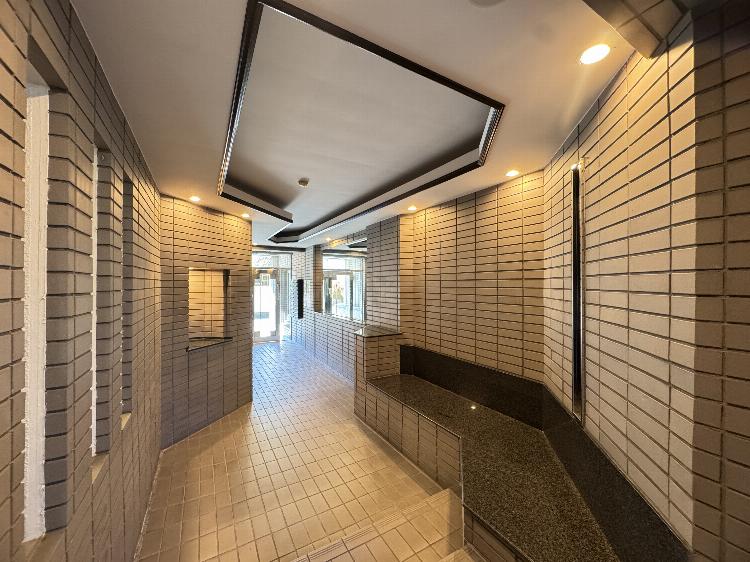 ローズガーデンＡ３２番館(A-032)3階 エントランス