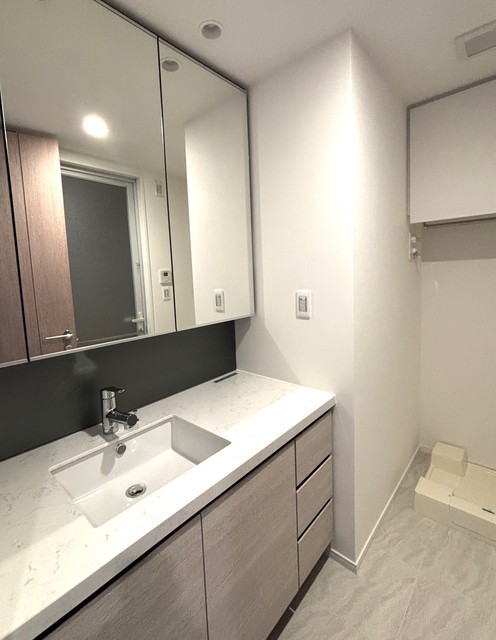 ＨＡＲＵＭＩ　ＦＬＡＧ　ＳＵＮ　ＶＩＬＬＡＧＥ　Ｔ棟801号室 2025年10月撮影