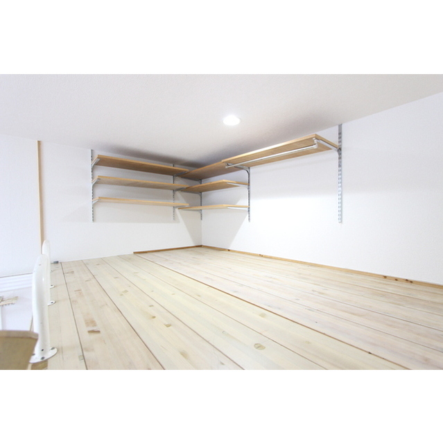 アクセス札場町 内観