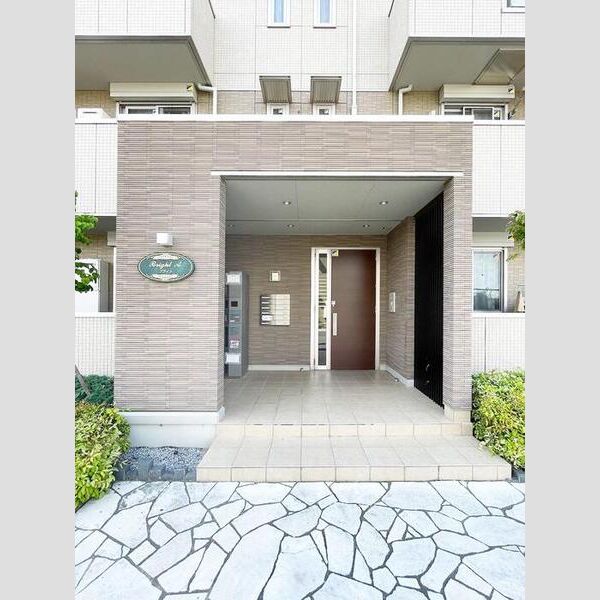 ブライト　A105号室 エントランス