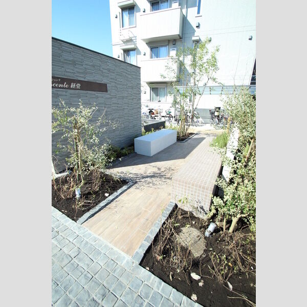 CRESCENTE経堂(クレシェンテ)　壱番館213号室 エントランス