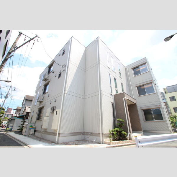 Ecke201号室 白を基調とした瀟洒な外観♪