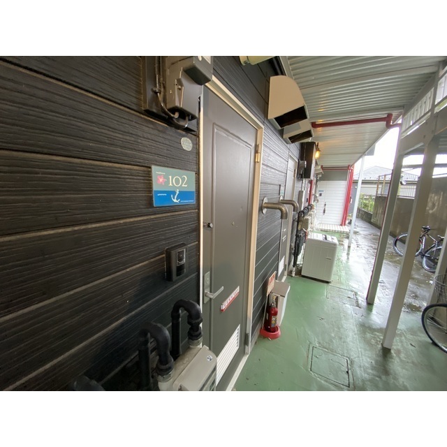 ボートハウス102号室 玄関