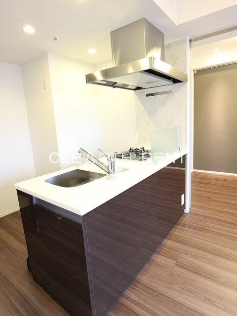 コンシェリア新橋 ＭＡＳＴＥＲ’Ｓ ＶＩＬＬＡ14階 家族や友人との会話を楽しめるオープンキッチン/グリル浄水器付