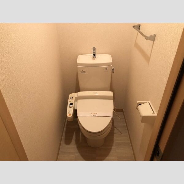 ロイヤルクレスト 五号館105号室 トイレ