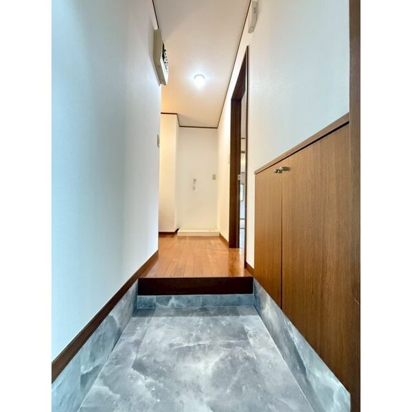 フラワーハイツ 玄関