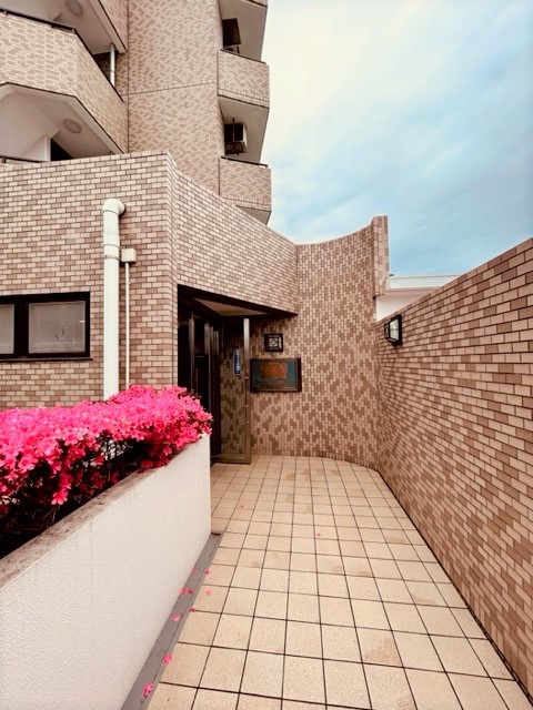 ライオンズマンション西が丘南5階 エントランス