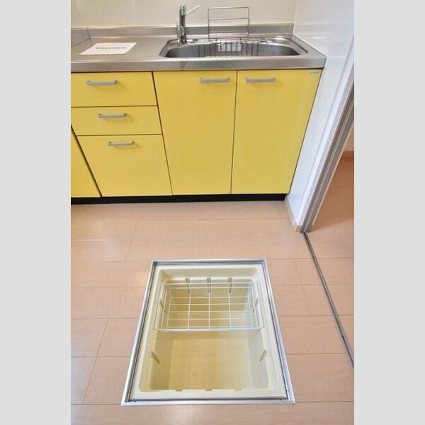 フォンティーヌ　　A 便利な床下収納