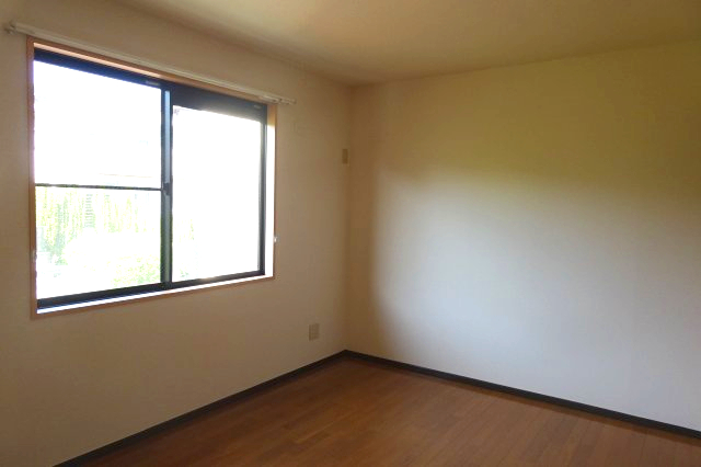 ルミエール・アイユーＡ棟A-2号室 洋室２　※現況優先