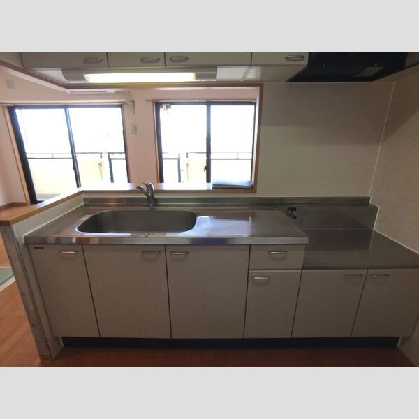 ベルシャイン厚木403号室 ◆対面キッチン◆