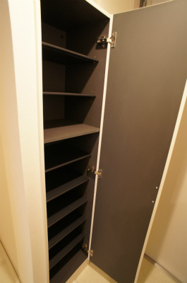 リブリ・フォーチュン横浜1階 玄関